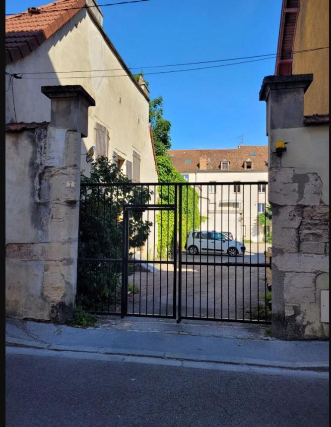 L'historique Au Cœur De * Dijon